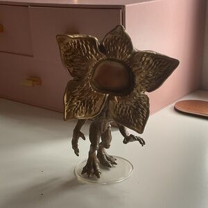 Stranger Things Gold demogorgan Creature Figurine